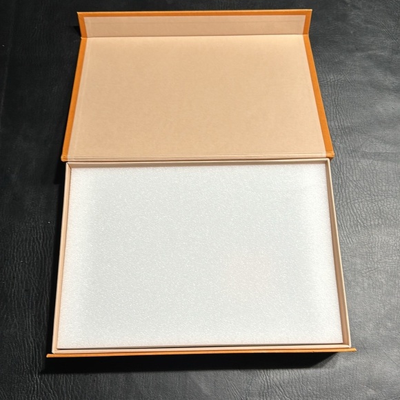 Elegant Orange and White Presentation Box - Picture 1 of 4